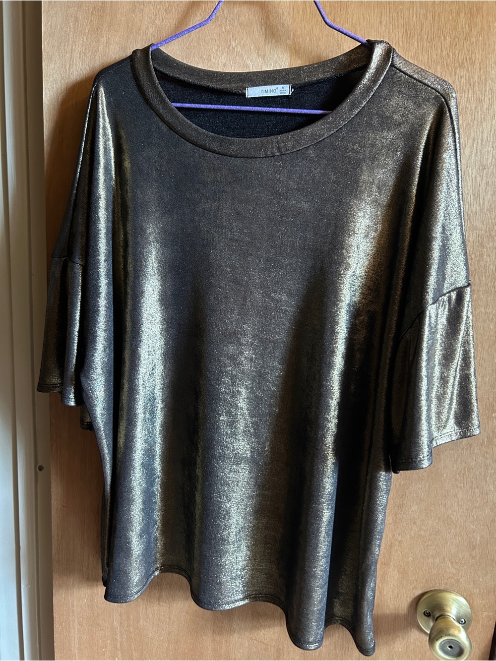Timing Metallic Short-Sleeve Boxy Top in Gold and Black